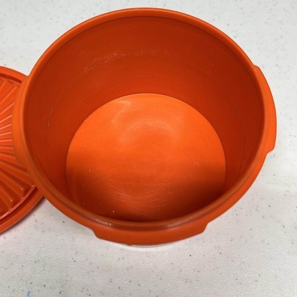 Tupperware Bowl Vintage - Picture 3 of 7